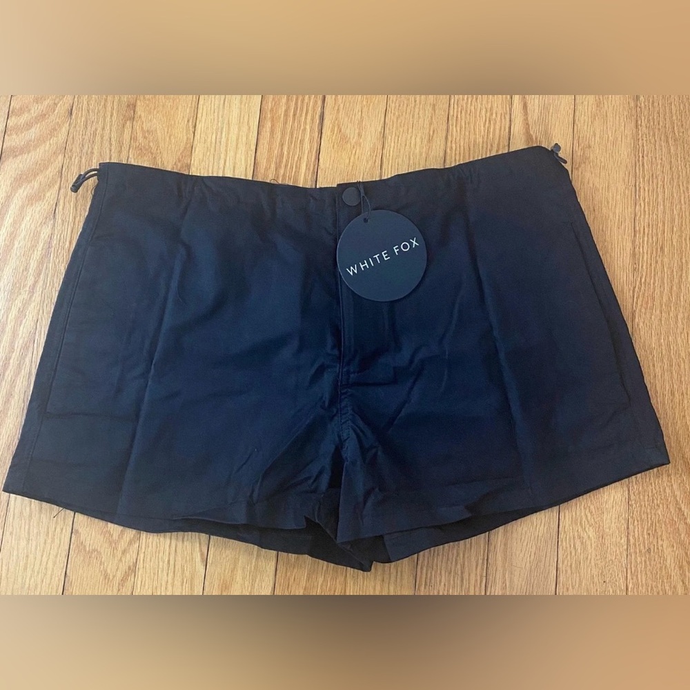 Princess Polly Skip The Line Adjustable Black Cargo Shorts - Picture 3 of 3